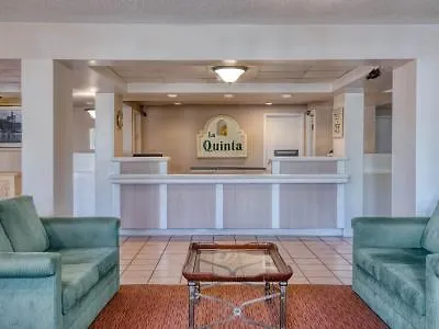 Lodge Super 8 By Wyndham Savannah